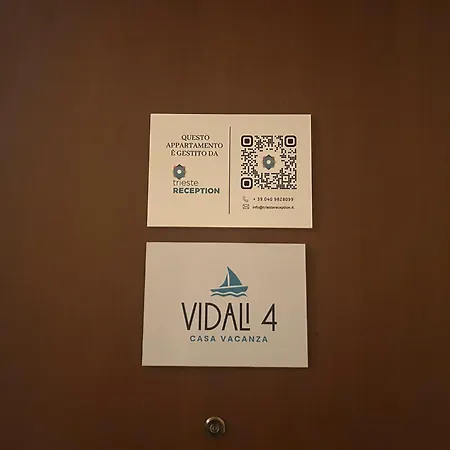 Vidali Quattro - Reception アパート